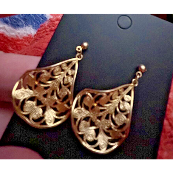 Vintage 1990's Gold Tone Dangle Earrings - Picture 7 of 10